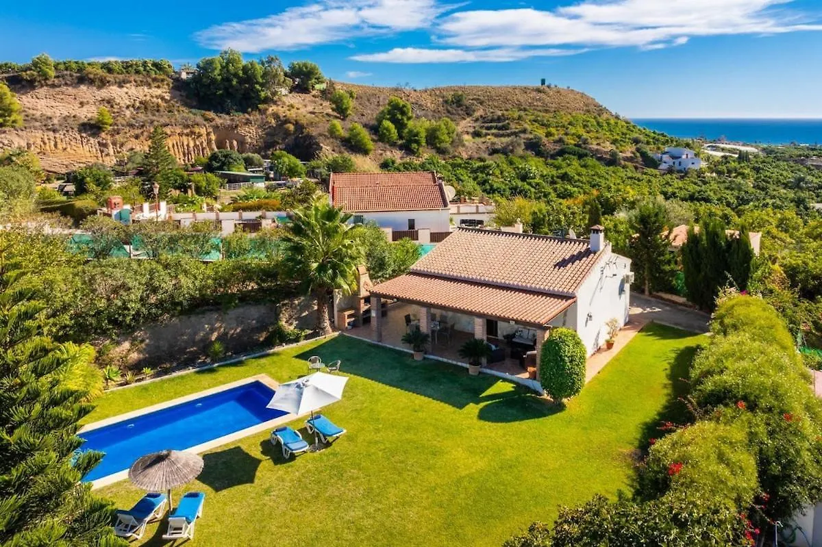 Villa In Nerja Big Garden Fantastic Pool